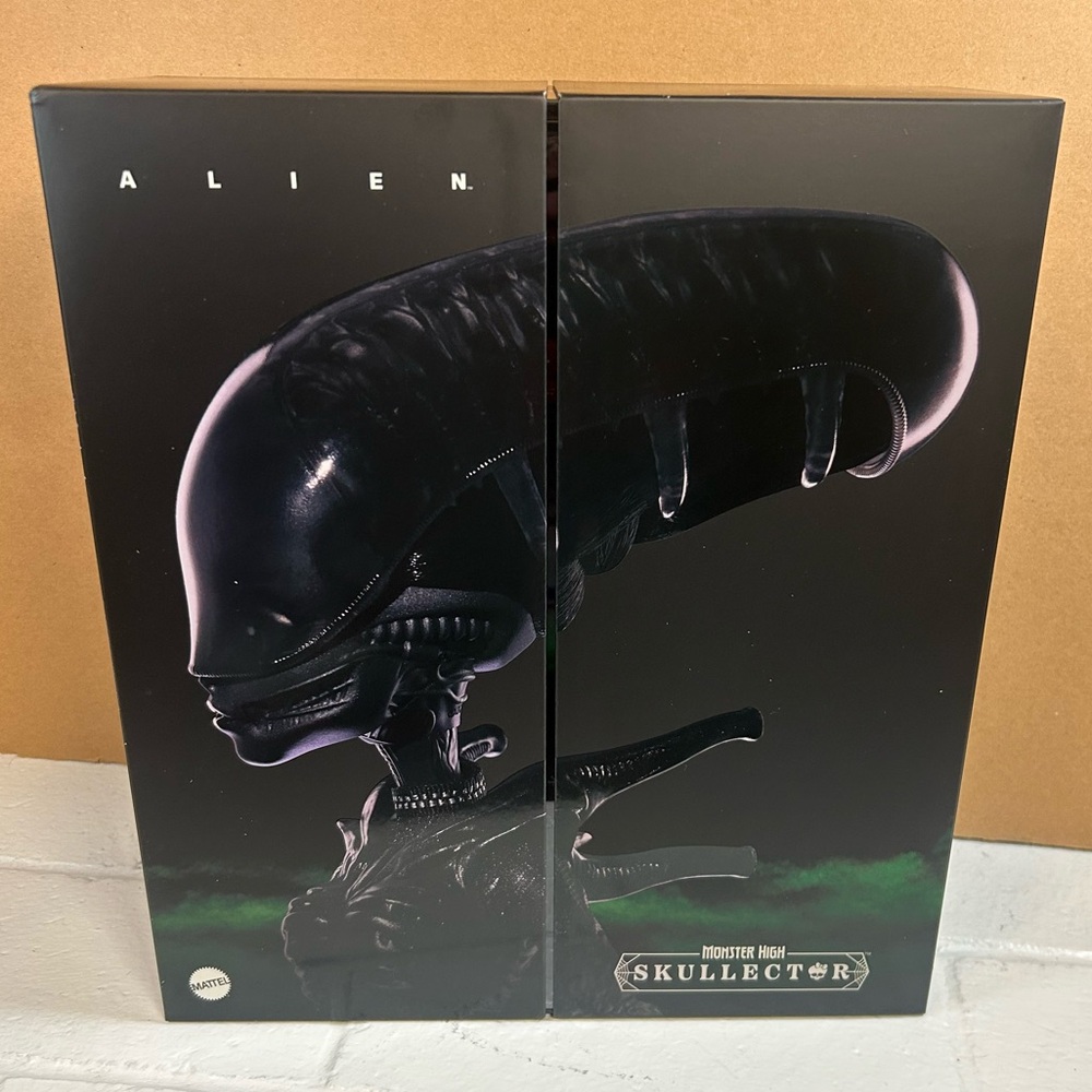 Monster High Skullector Alien Xenomorph Doll NRFB